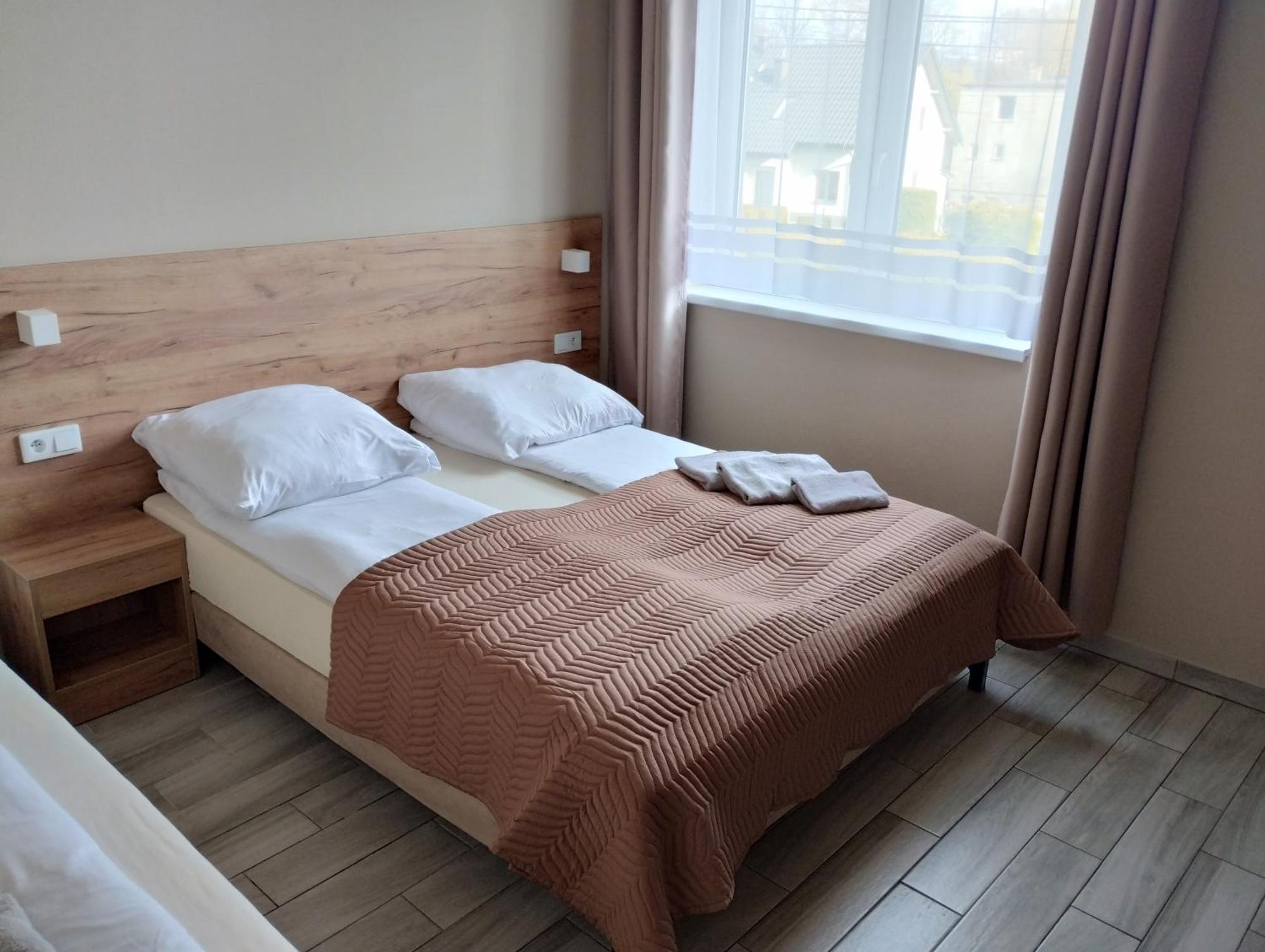 Good Night Noclegi & Strefa Z Sauna I Jacuzzi Ogolnodostepna Lub Na Wylacznosc Czechowice-Dziedzice Εξωτερικό φωτογραφία
